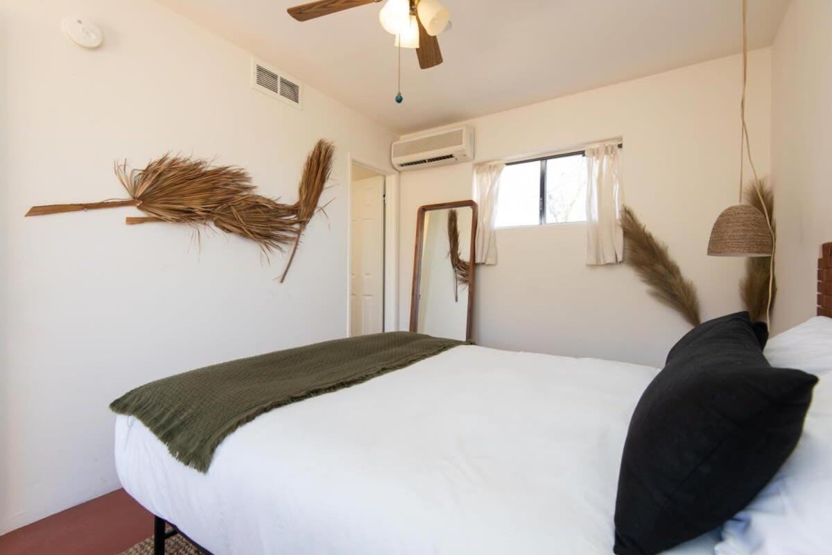 Renovated Lodge - Room 3 With Pool Access Joshua Tree Eksteriør bilde