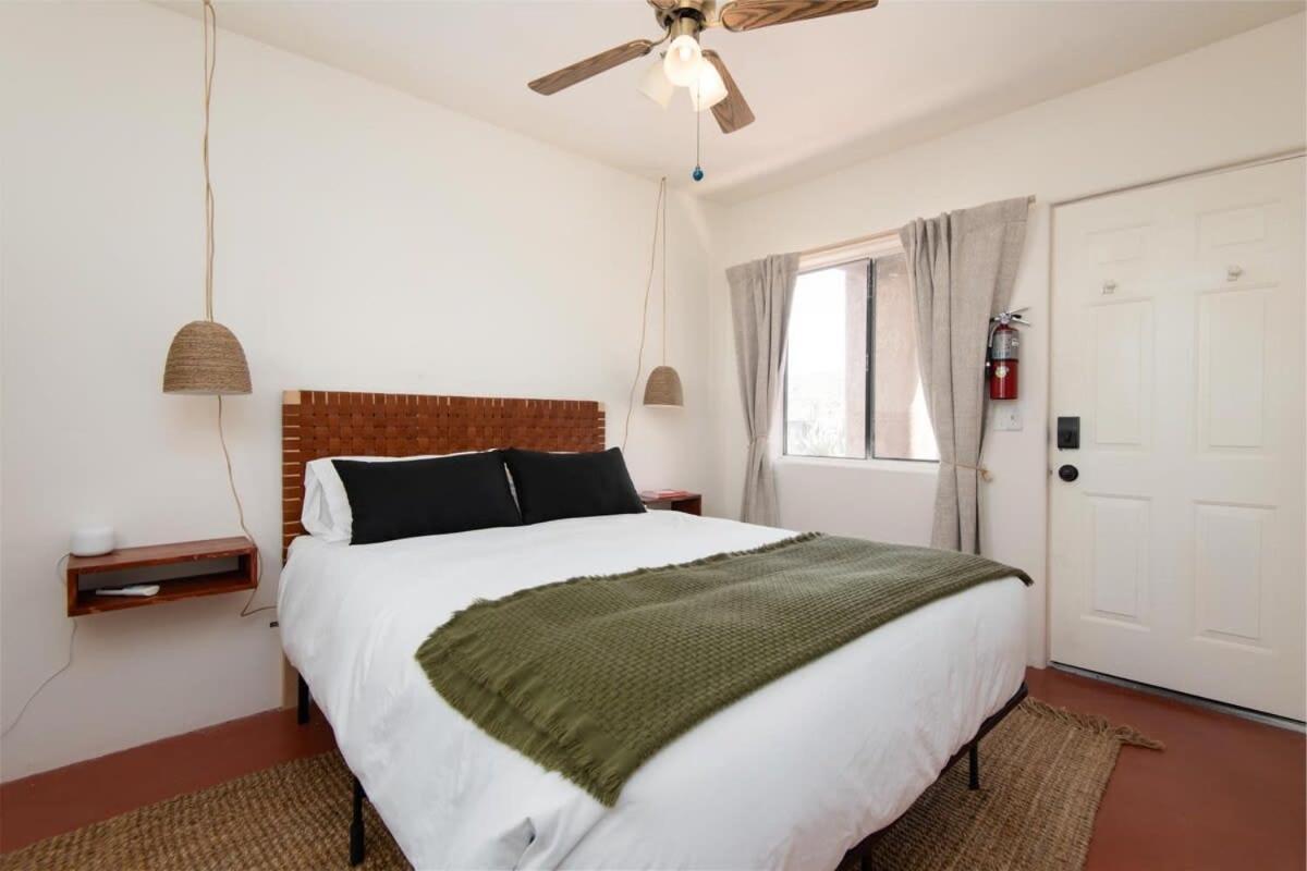 Renovated Lodge - Room 3 With Pool Access Joshua Tree Eksteriør bilde