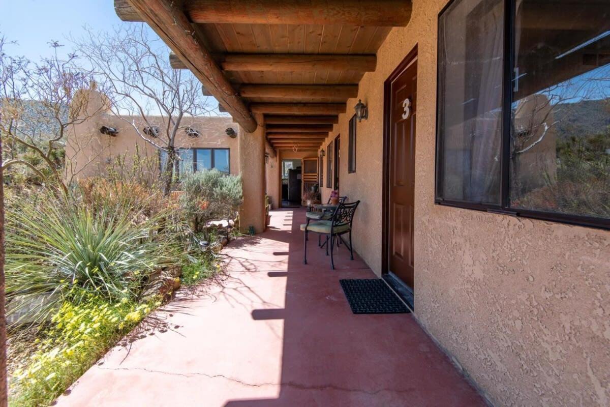 Renovated Lodge - Room 3 With Pool Access Joshua Tree Eksteriør bilde